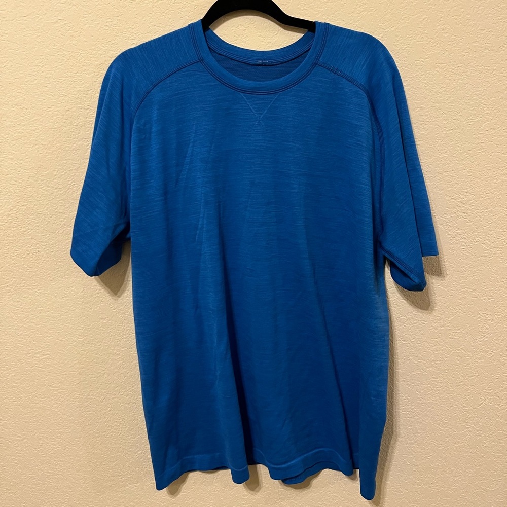 Lululemon short sleeve athletic top XL Blue